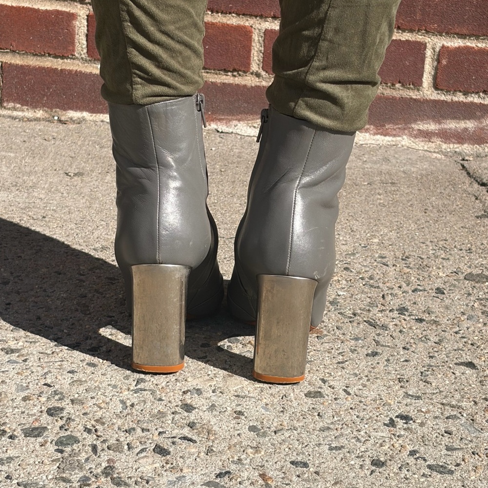Celine Gray Leather Boots comfortable fit for any occasion - Picture 4 of 15